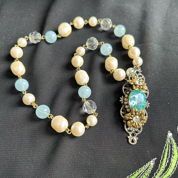 VTG Upcycled beaded necklace and pendant. No hook closure. Slip over head style - Picture 4 of 6
